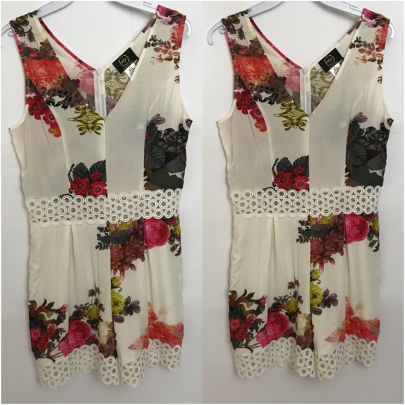 Stunning Floral Sleeveless Romper SM - Picture 4 of 6